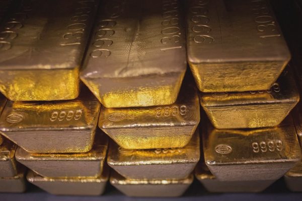 Vàng thủng mốc 3.900 USD/ounce: Nghịch lý đằng sau đợt bán tháo