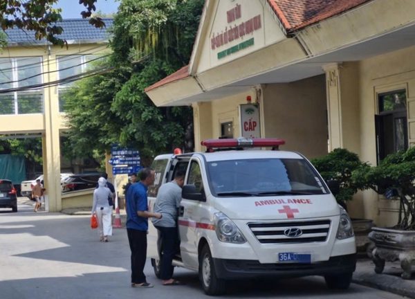 Vắng xe cấp cứu tư nhân quanh bệnh viện sau vụ chở bệnh nhân 16km, thu 9 triệu đồng