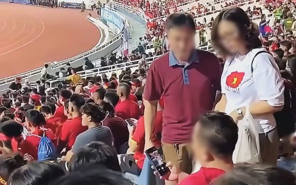 Vào sân xem bóng đá nhưng bị người khác 'chiếm ghế', khán giả có vé hợp lệ cần làm gì?