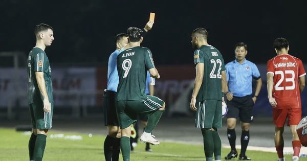VAR lấn át ngày trở lại buồn của Công Phượng, TP.Đồng Nai thua Thể Công Viettel trận có 2 thẻ đỏ