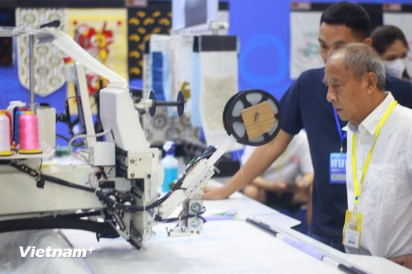 Vật liệu may thông minh và bền vững: Hướng đi mới cho dệt may Việt Nam