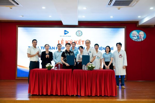 VBI ký hợp tác bảo lãnh viện phí với Bệnh viện Tai Mũi Họng Trung ương
