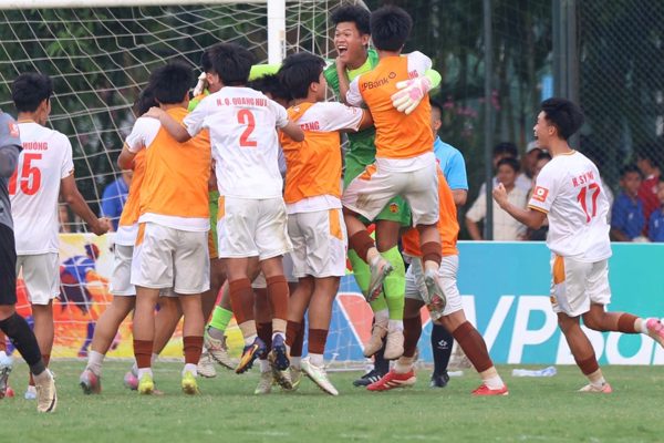 VCK U21 Quốc gia: HAGL và SLNA vào bán kết