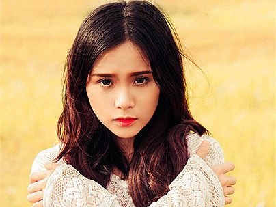 Vẻ đẹp mong manh của nữ du học sinh Mỹ