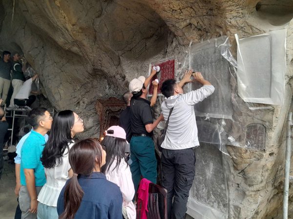 VỀ DƯƠNG NHAM, TÌM BẢO VẬT TRONG LÒNG ĐỘNG CỔ