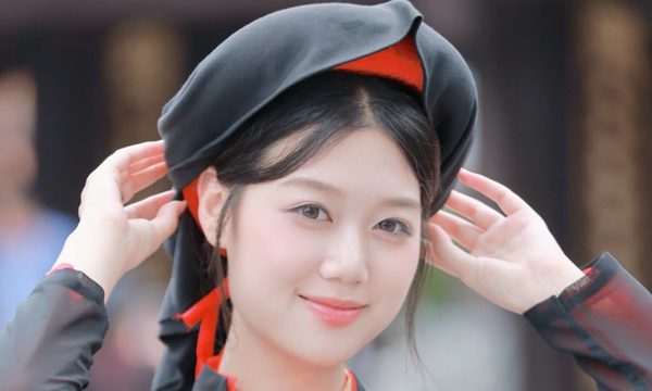 Về miền Quan họ, thí sinh Hoa hậu Việt Nam càng thêm duyên