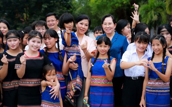 Vẽ thêm Mặt trời cho một 'mái nhà chung' ở Quảng Ngãi
