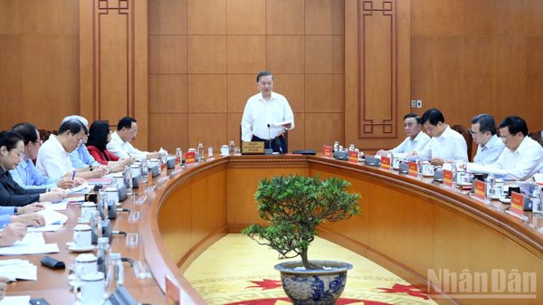 Về tình hình tư tưởng, tâm trạng xã hội và việc phát huy sức mạnh tổng hợp của các cơ quan tuyên truyền