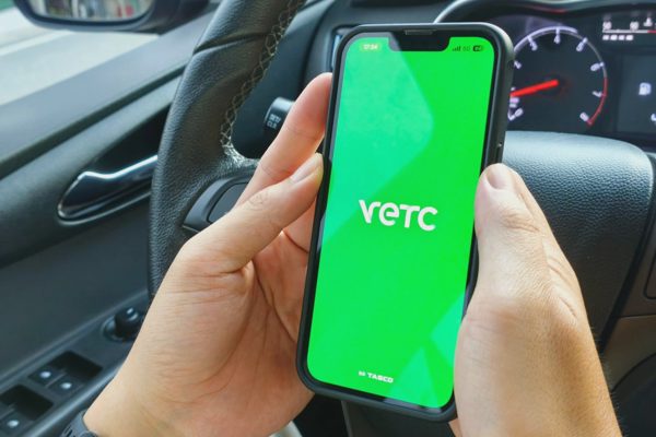 VETC xin lỗi khách hàng, dừng chính sách thu 6.600 đồng/tháng