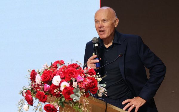 Vị giáo sư Thụy Điển nói về cách Việt Nam tăng trưởng hai con số mà không chệch hướng Net Zero