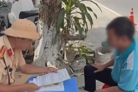 Vi phạm giao thông, tài xế taxi và chủ xe bị phạt tổng hơn 114 triệu đồng