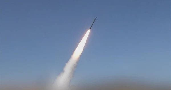 Vì sao Ả Rập Xê Út chật vật chống Houthi?