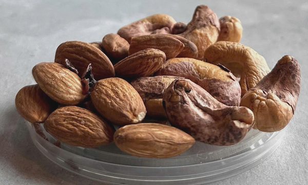 Vì sao ăn hạnh nhân tốt cho huyết áp?