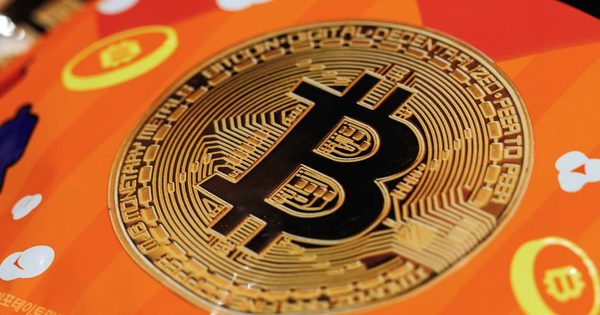 Vì sao Bitcoin bất ngờ thủng đáy 80.000 USD?