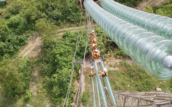 Vì sao Bộ Công Thương đề xuất tách EVNNPT ra khỏi EVN?
