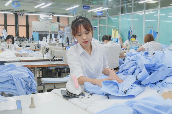 Vì sao cách tính lương hưu khu vực Nhà nước và tư nhân khác nhau?