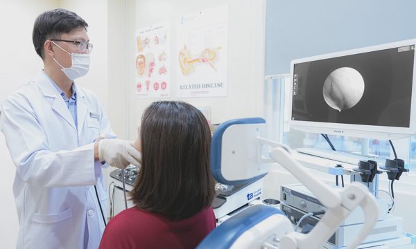Vì sao càng dùng thuốc xịt mũi càng nghẹt?