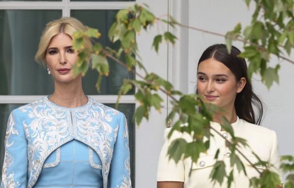 Vì sao cháu gái ông Trump gây chú ý tại sự kiện đón ông Tập?
