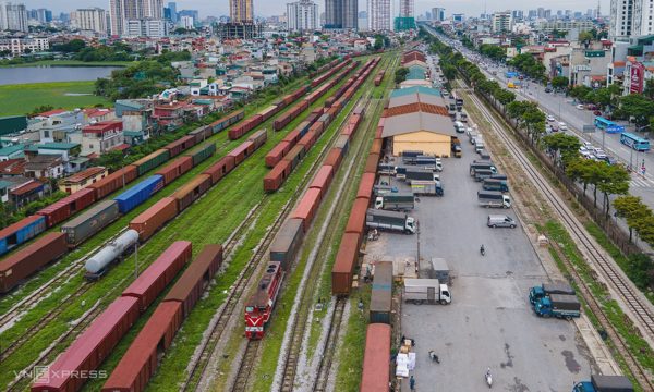 Vì sao chưa điện khí hóa toàn tuyến đường sắt Lào Cai - Hải Phòng?