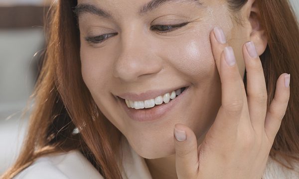 Vì sao da vẫn xỉn màu dù chăm sóc đều đặn?