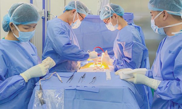 Vì sao đau cột sống sau mổ thoát vị đĩa đệm?