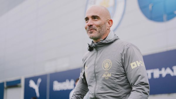 Vì sao HLV Maresca bật nhạc house trên sân tập Man City?
