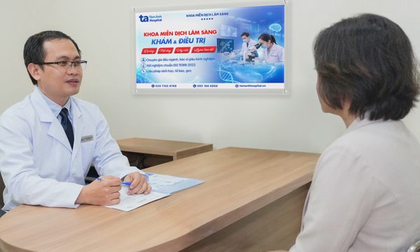 Vì sao khó thở, nổi mẩn khi ngửi nước hoa?