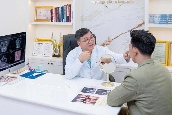 Vì sao không nên áp dụng một ‘công thức nâng mũi’ cho mọi gương mặt Á Đông?