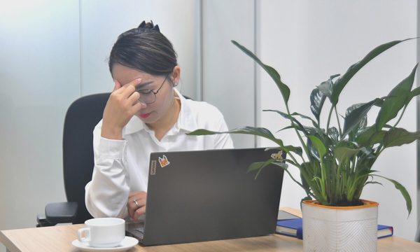Vì sao phụ nữ dễ bốc hỏa sau tuổi 40?