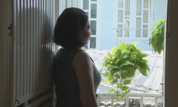 Vì sao phụ nữ tuổi 40 dễ cáu gắt, lo âu?