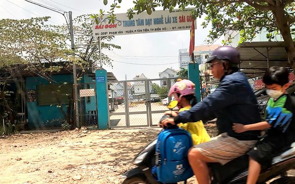 Vì sao quyền lợi của hơn 63.000 học viên ở Trung tâm dạy nghề lái xe Sài Gòn chưa được giải quyết?