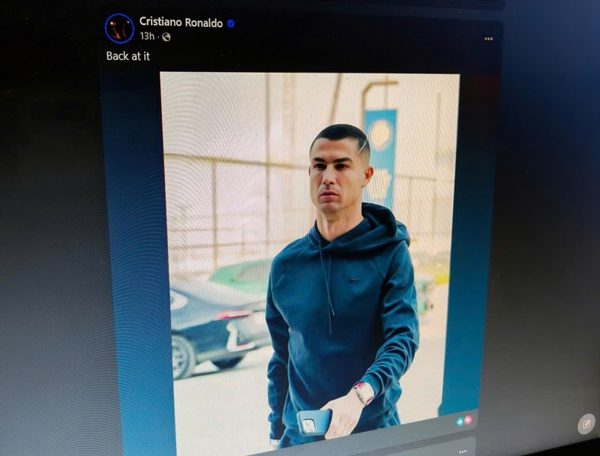 Vì sao Ronaldo vẫn dùng điện thoại đã hơn 3 năm tuổi?