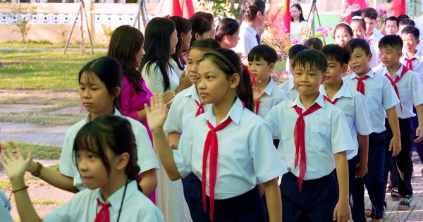 Vì sao sách giáo khoa miễn phí cho học sinh Huế đến nay chưa có?