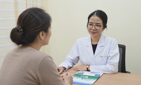 Vì sao sưng cánh tay sau phẫu thuật ung thư vú?