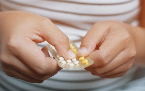 Vì sao thuốc tránh thai có thể làm tăng nguy cơ hình thành cục máu đông?