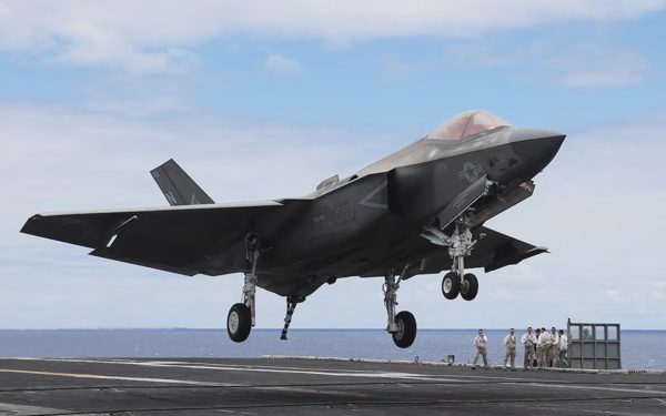 Vì sao tiêm kích F-35 của Mỹ vẫn 'đắt khách' dù có nhiều điểm yếu?