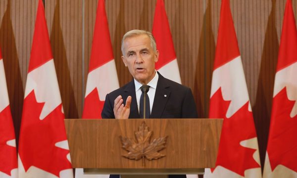 Vì sao tiếng Pháp thành trở ngại trong đàm phán thương mại Mỹ - Canada?