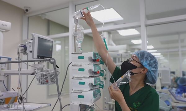 Vì sao TP HCM chọn đầu tư cho bác sĩ nội trú?
