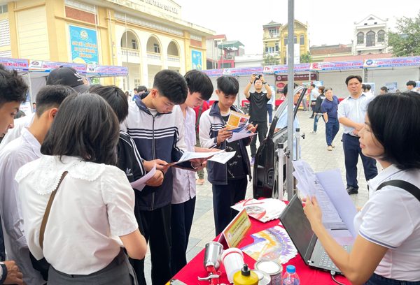Vì sao tỷ lệ thất nghiệp trong thanh niên ở mức cao?