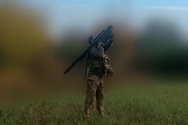 Video binh sĩ Ukraine bắn hạ UAV Nga bằng tên lửa phòng không Stinger