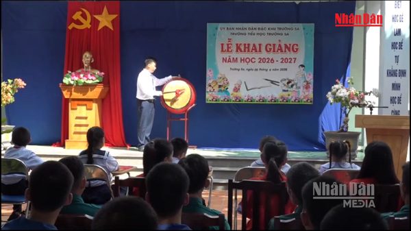 [Video] Đặc khu Trường Sa rộn ràng ngày khai giảng