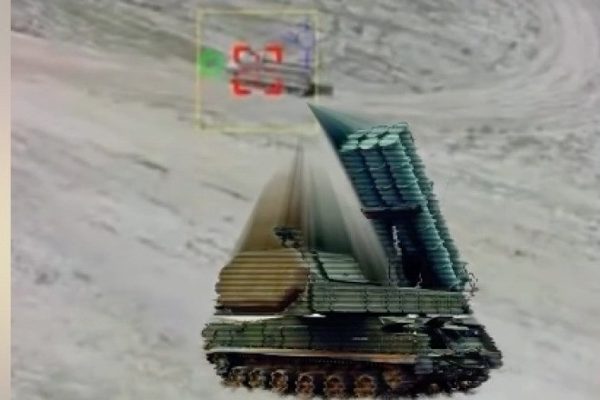 Video UAV Ukraine tập kích hệ thống phòng không giá 45 triệu USD của Nga