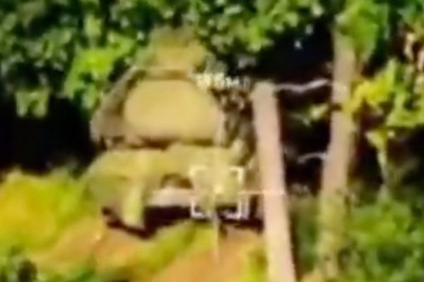 Video UAV Ukraine tập kích hệ thống S-300 và Buk của Nga ở tiền tuyến