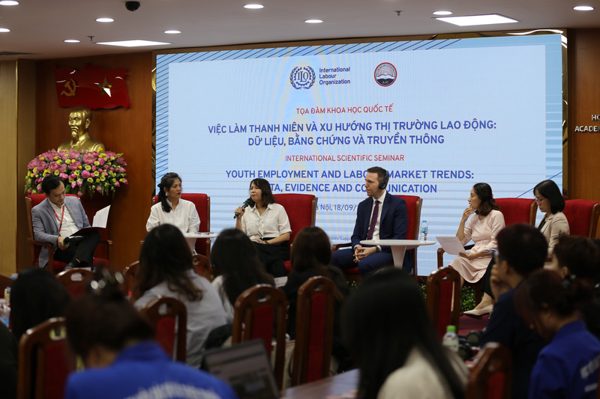 Việc làm cho thanh niên: Cơ hội từ chuyển đổi Xanh và thách thức từ AI