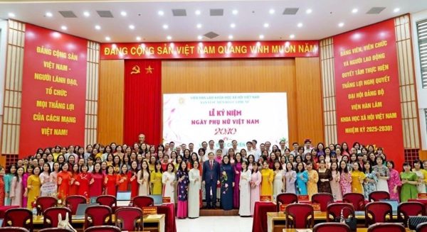 Viện Hàn lâm Khoa học xã hội Việt Nam tôn vinh những đóng góp của phụ nữ