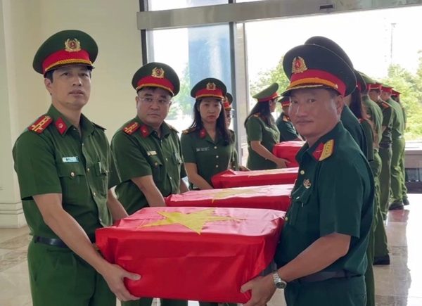 Viện Khoa học hình sự Bộ Công an tiếp nhận 2.115 mẫu hài cốt liệt sĩ để giám định ADN