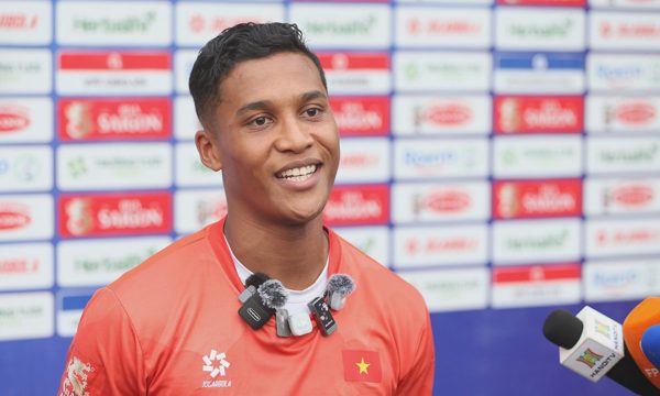 Việt kiều Adou Minh: 'Tôi hồi hộp khi lên đội tuyển Việt Nam'