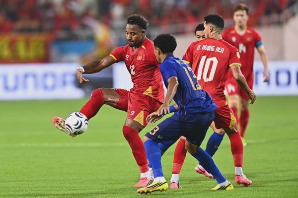 Việt Nam 0-1 Thái Lan (hết hiệp 1): Thế trận khó khăn