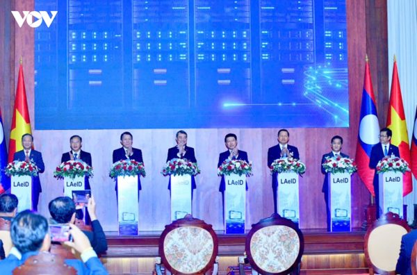 Việt Nam bàn giao hệ thống quản lý dân cư và căn cước công dân tại Lào
