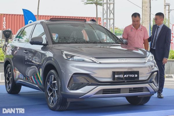 Việt Nam chi hơn 1,5 tỷ USD nhập hơn 44.000 ô tô Trung Quốc sau 8 tháng